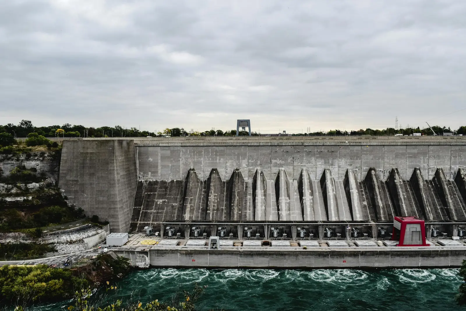 hydropower has dangers for water management